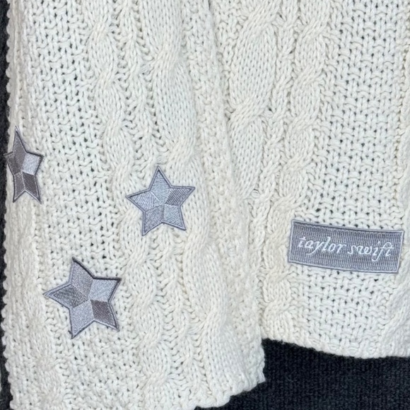 Taylor Swift Folklore Album White Cable Knit Scarf - Picture 6 of 6